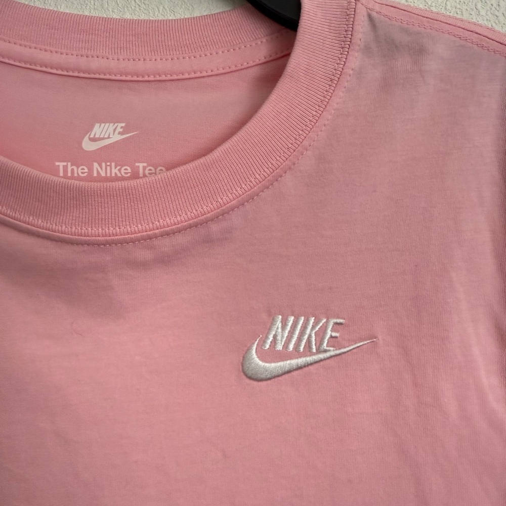 Nike Women's Pink Muscle Tee Size XSmall - Picture 4 of 6